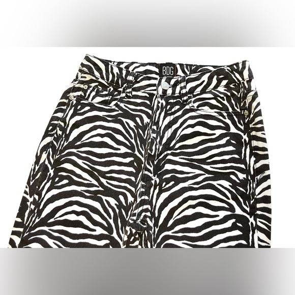 BDG Jeans Size 25 Zebra Print Straight Leg Slit Fringe Hem Black / White 26x27 - Picture 5 of 8